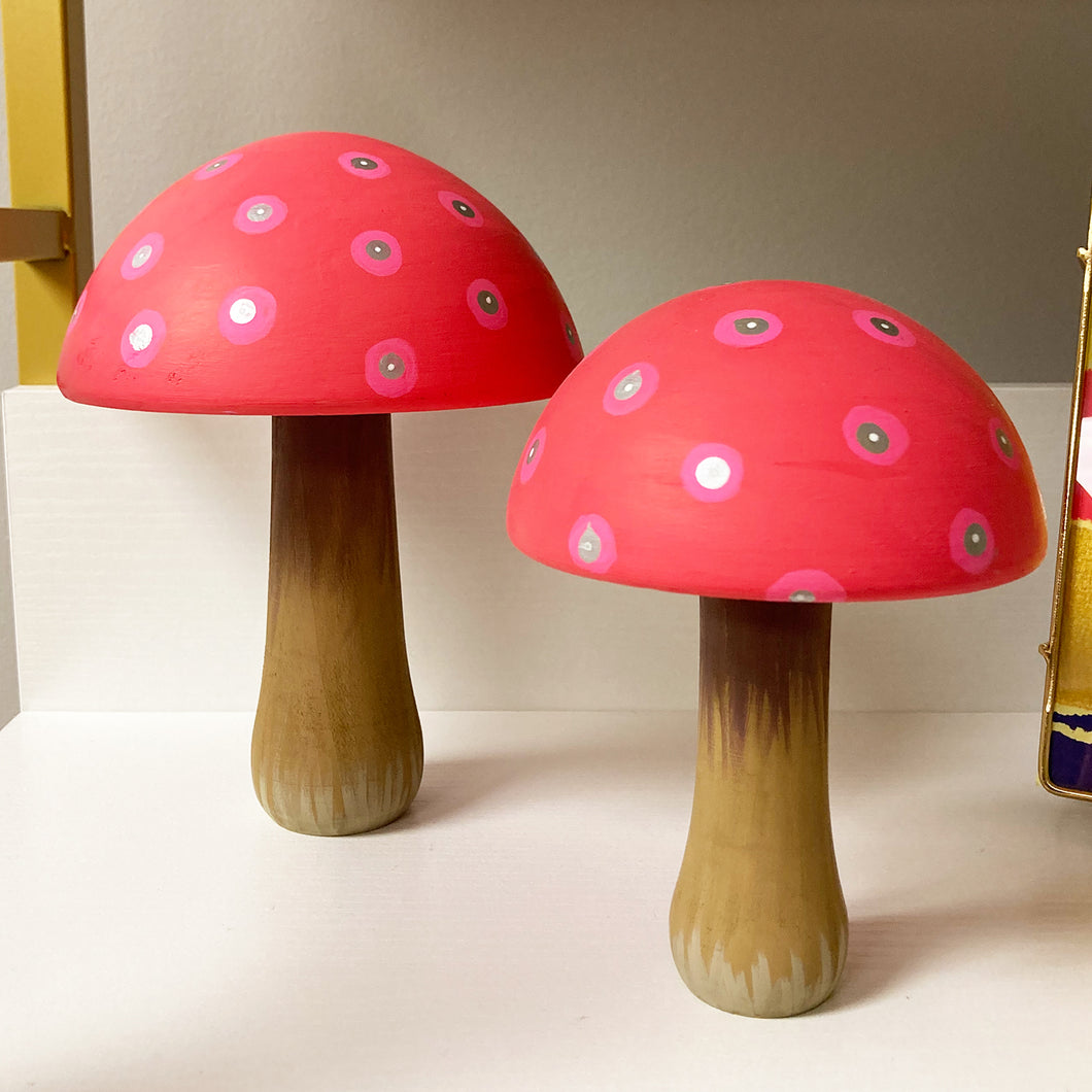 TB - Pair of wooden mushrooms